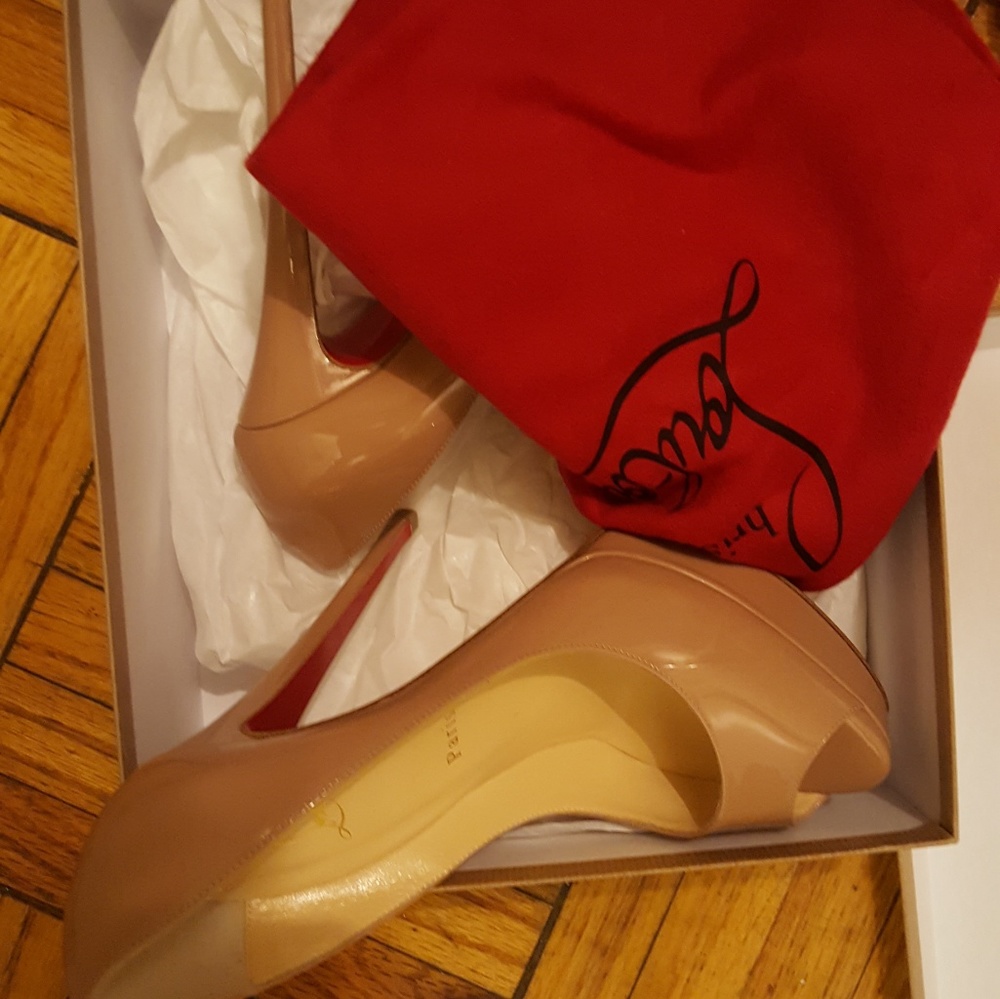 Shoe